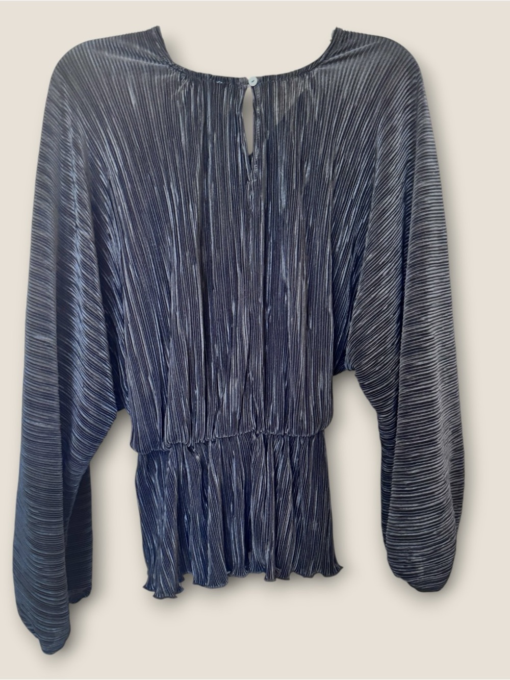 ENTRO by Anthropologie Black Silky Pleated Balloon Sleeve Top Size medium  NWT - Picture 6 of 9